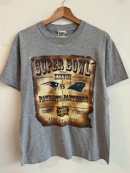 04 Carolina Panthers vs New England Patriots Super Bowl Tee (M)