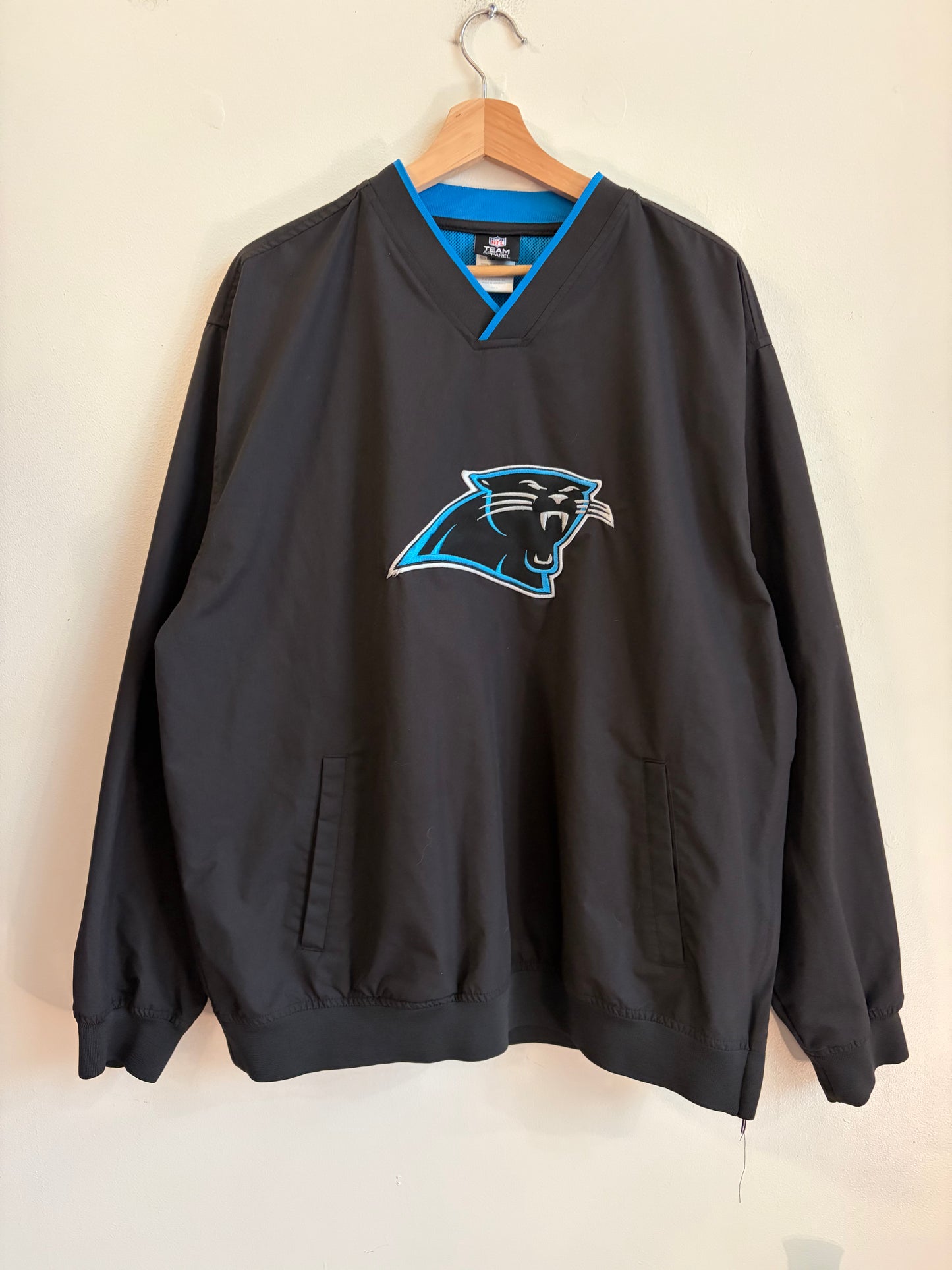 00s Carolina Panthers Embroidered Black Windbreaker (L)