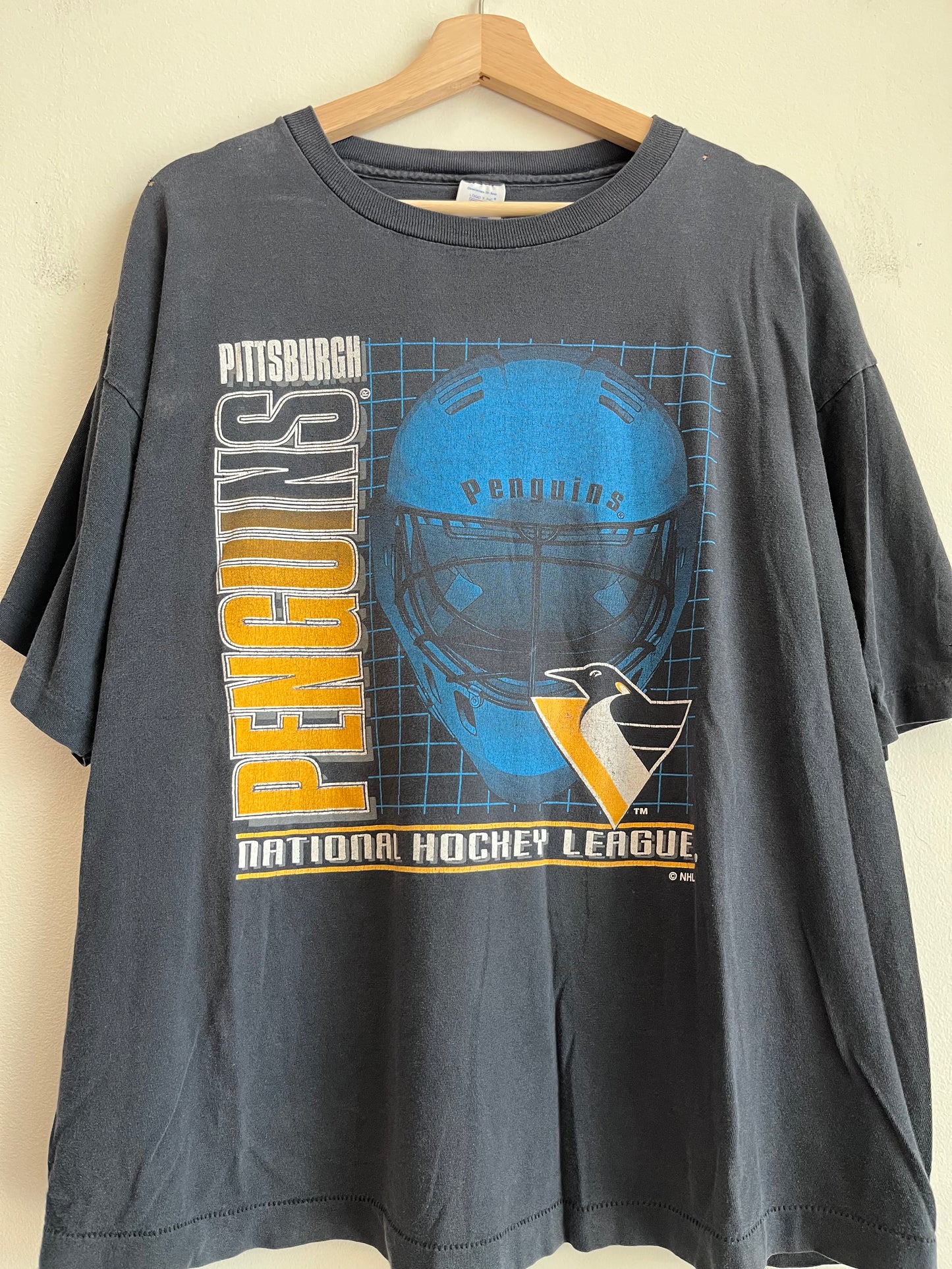 1990s Pittsburgh Penguins Logo Faded Graphic Tee (XL)